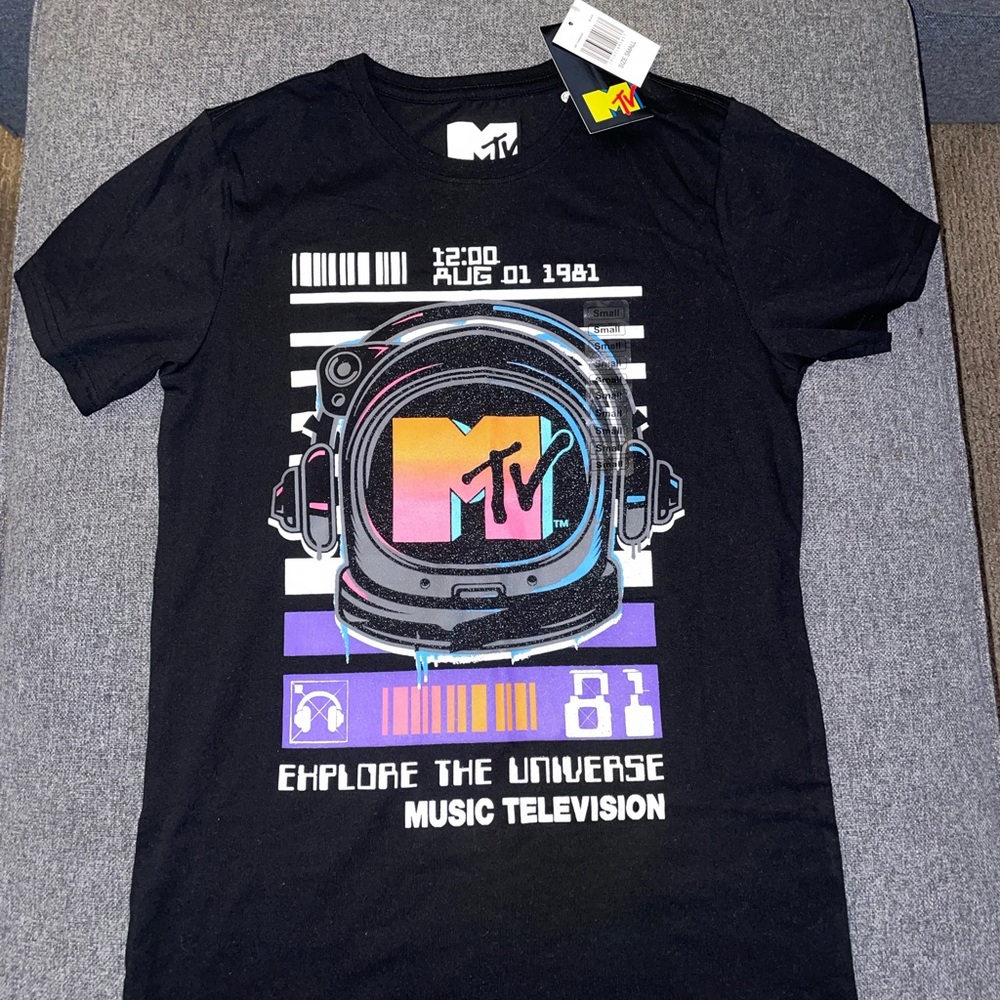 Woman’s Small Black Short Sleeve MTV Graphic T-Shirt NWT